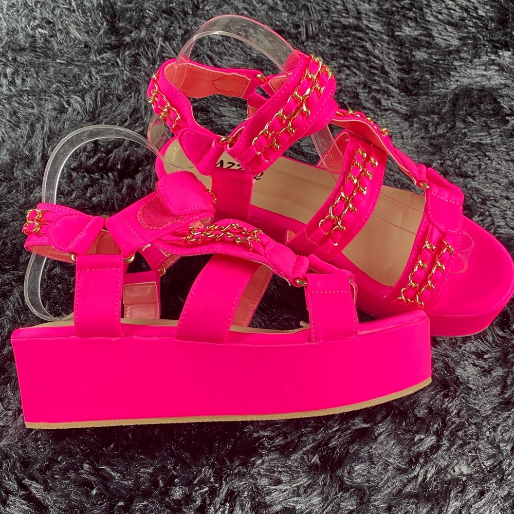New| Neon Fuchsia Gold Strapped Sandals